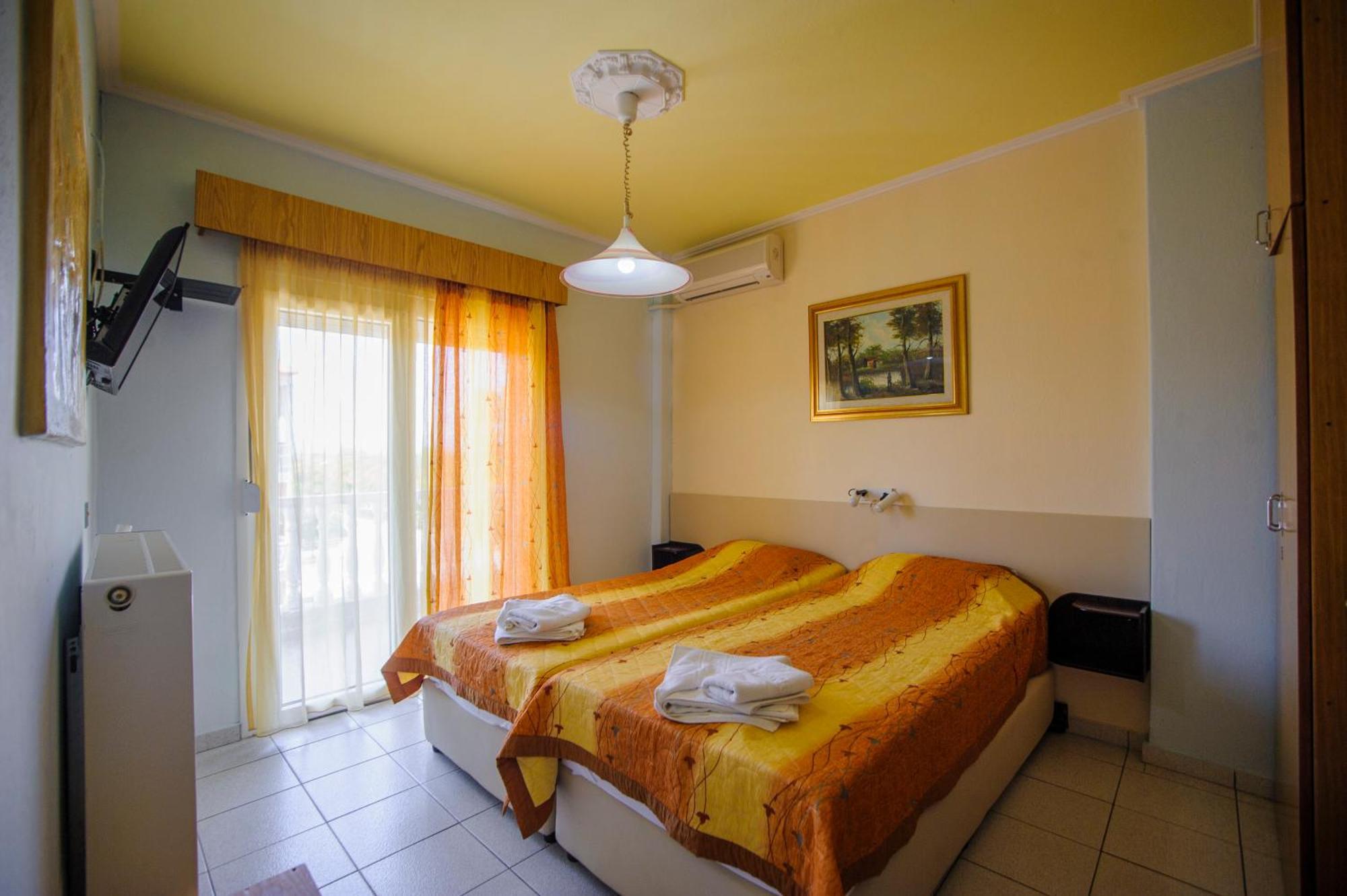 Hotel Europa Olympiakí Aktí Dış mekan fotoğraf