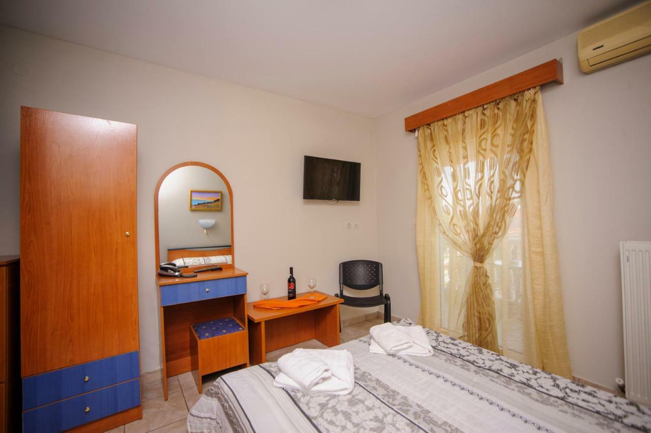 Hotel Europa Olympiakí Aktí Dış mekan fotoğraf
